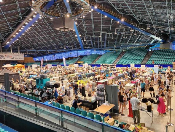 eb8c99b4-0964-4a4a-b495-c4d194996de6