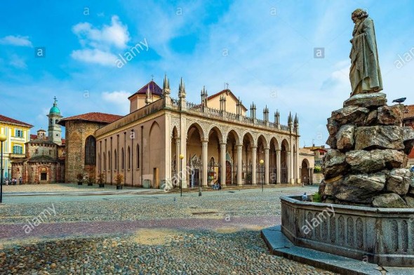 italy-piedmont-biella-piazza-duomo-cathedral-of-santo-stefano-PRXF56